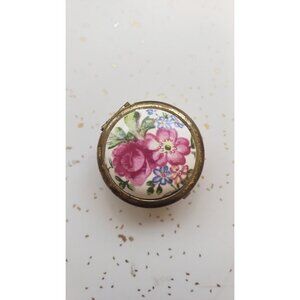 Vintage Floral Pill Box: Shabby Chic Metal Container
